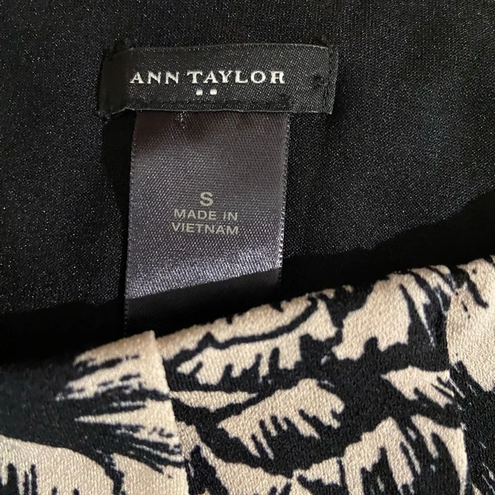 Ann Taylor black & cream colored drop waist floral tunic dress-Size Small - Image 11