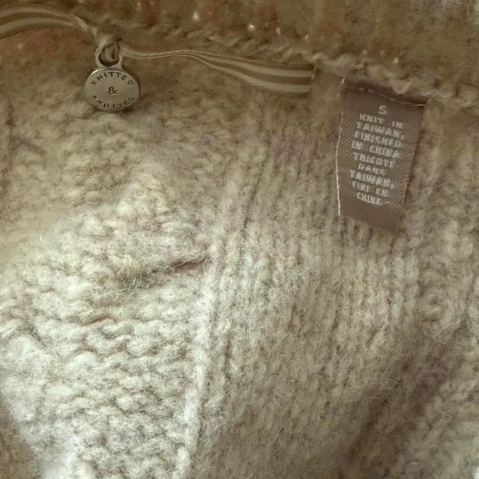 Anthropologie Knitted & Knotted Women's Cable Knit Sweater Cream Beige small - Image 3