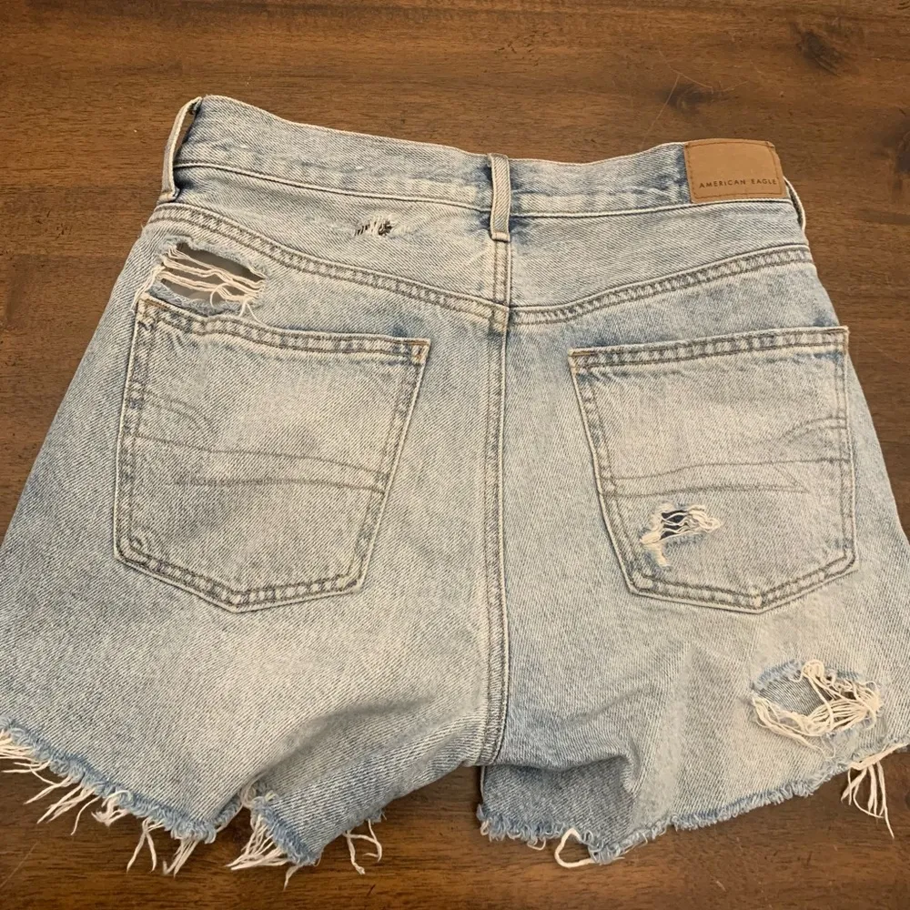 American Eagle Jean Shorts 00 90s Boyfriend Short Blue Distressed Ripped - Image 4