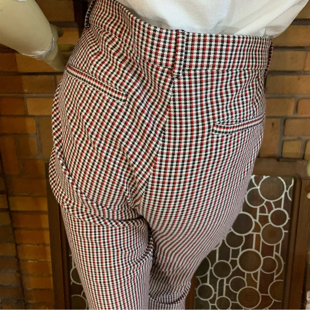 GAP SIGNATURE SKINNY ANKLE RED, BLACK AND WHITE PLAID PANTS (14) - Image 7