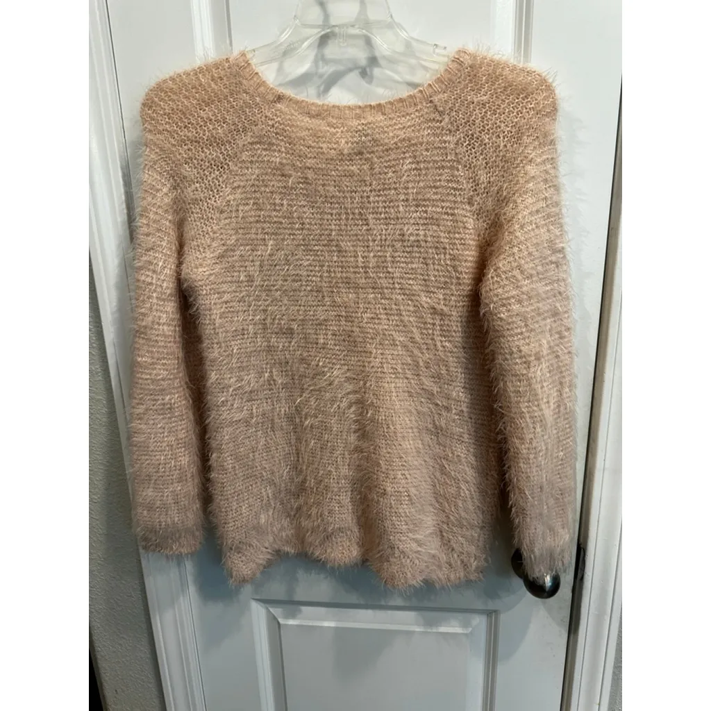 Women's Unbranded Light Pink Fuzzy Knit Sweater with Pearl Embellishment PTP 20 Size M - Image 2