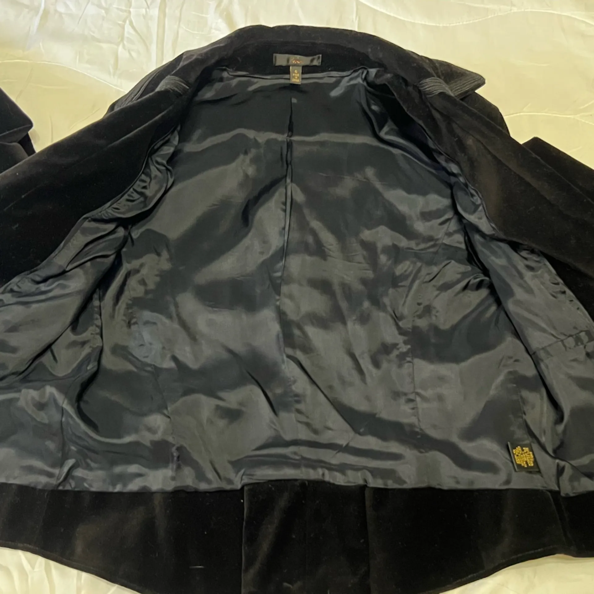 Reba Black Velvet Embroidered Blazer - Image 7