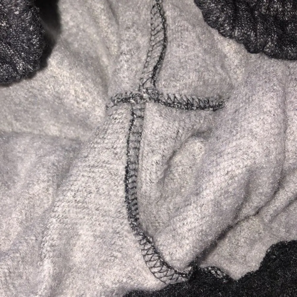 Cotton On size medium black speckled joggers - Image 4