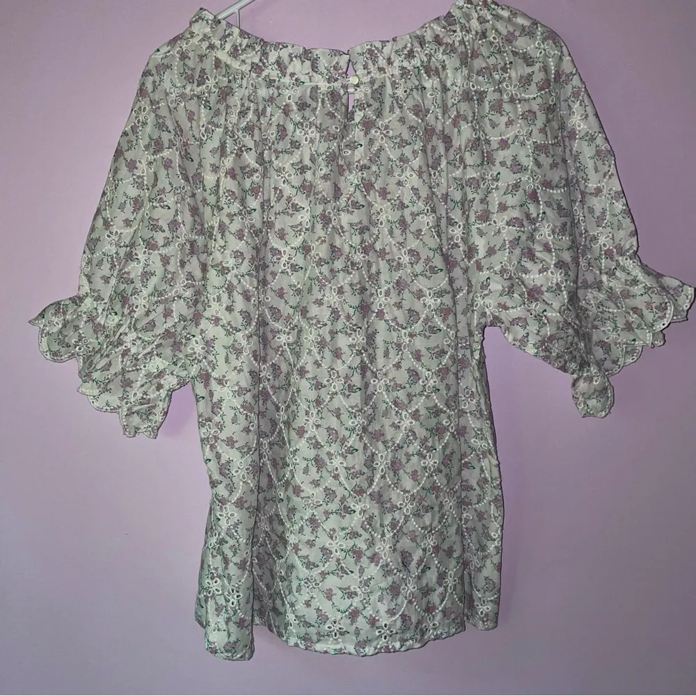NEW Jennifer & Grace L Blouse Lavender Ditsy Floral Eyelet Puff Ruffle Prairie - Image 5