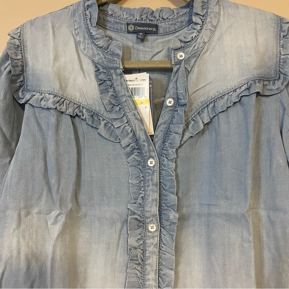 Democracy Elbow Sleeve Ruffle Neck Half Placket Button Down Woven Top M - Image 4