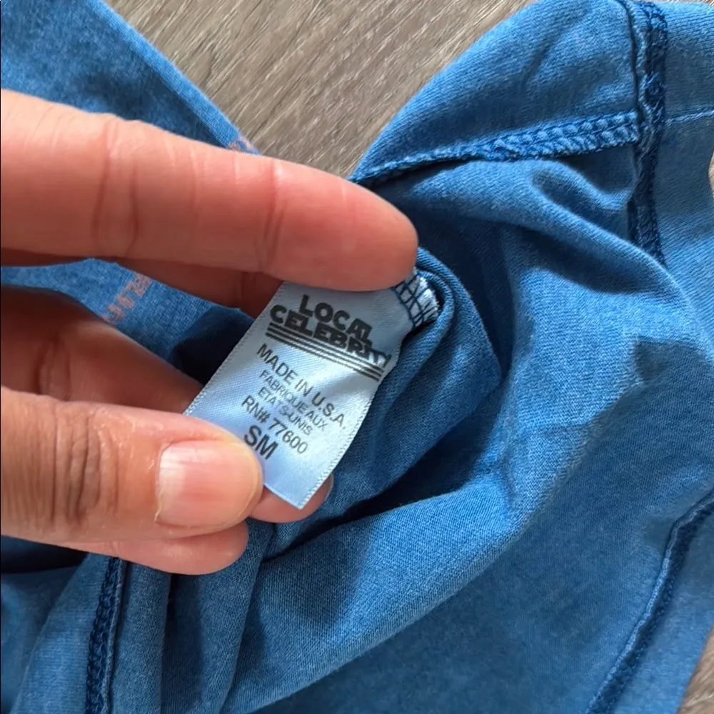 Local Celebrity Blue Graphic Tee small stripes casual graphic T - Image 3