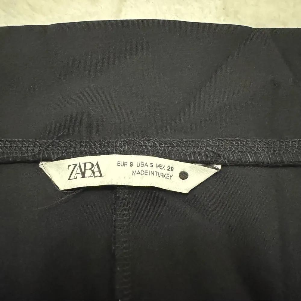 Zara Black Aprés Ski Scuba Leggings High Waisted With Zipper - Size Small - Image 6