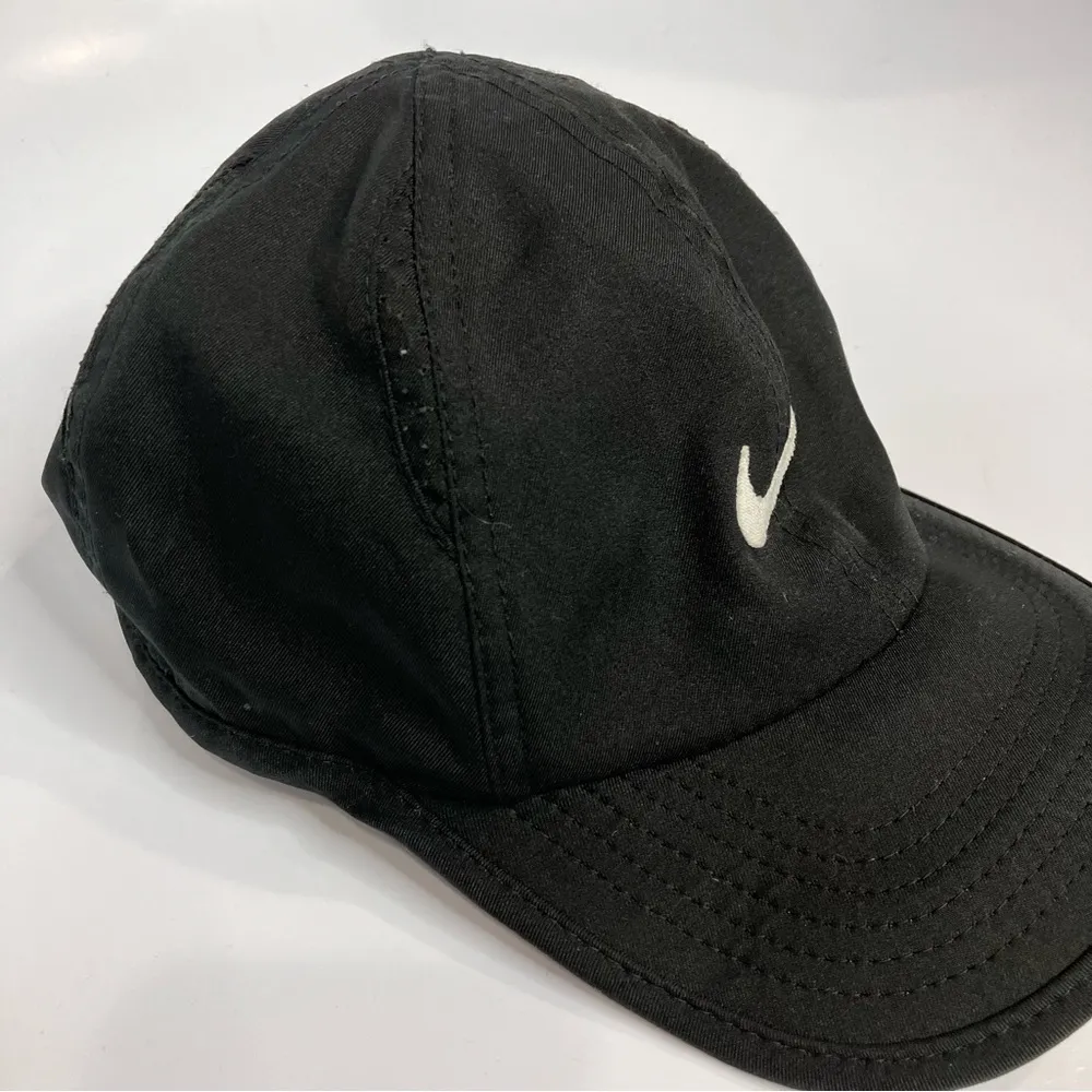 Nike feather light‎ dri-fit hat one size - Image 2