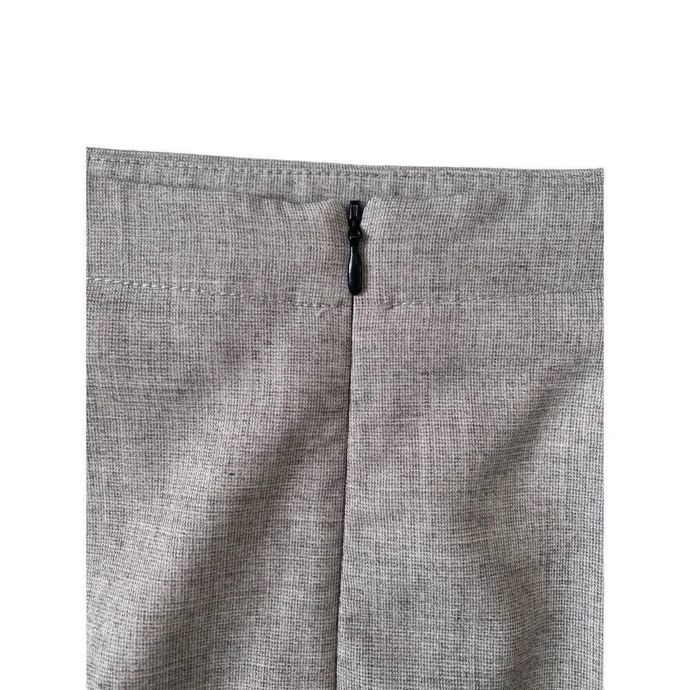 NWOT Preppy Grey H & M Mini A-Line Skirt with Zipper & Button Closure - Size 12 - Image 3