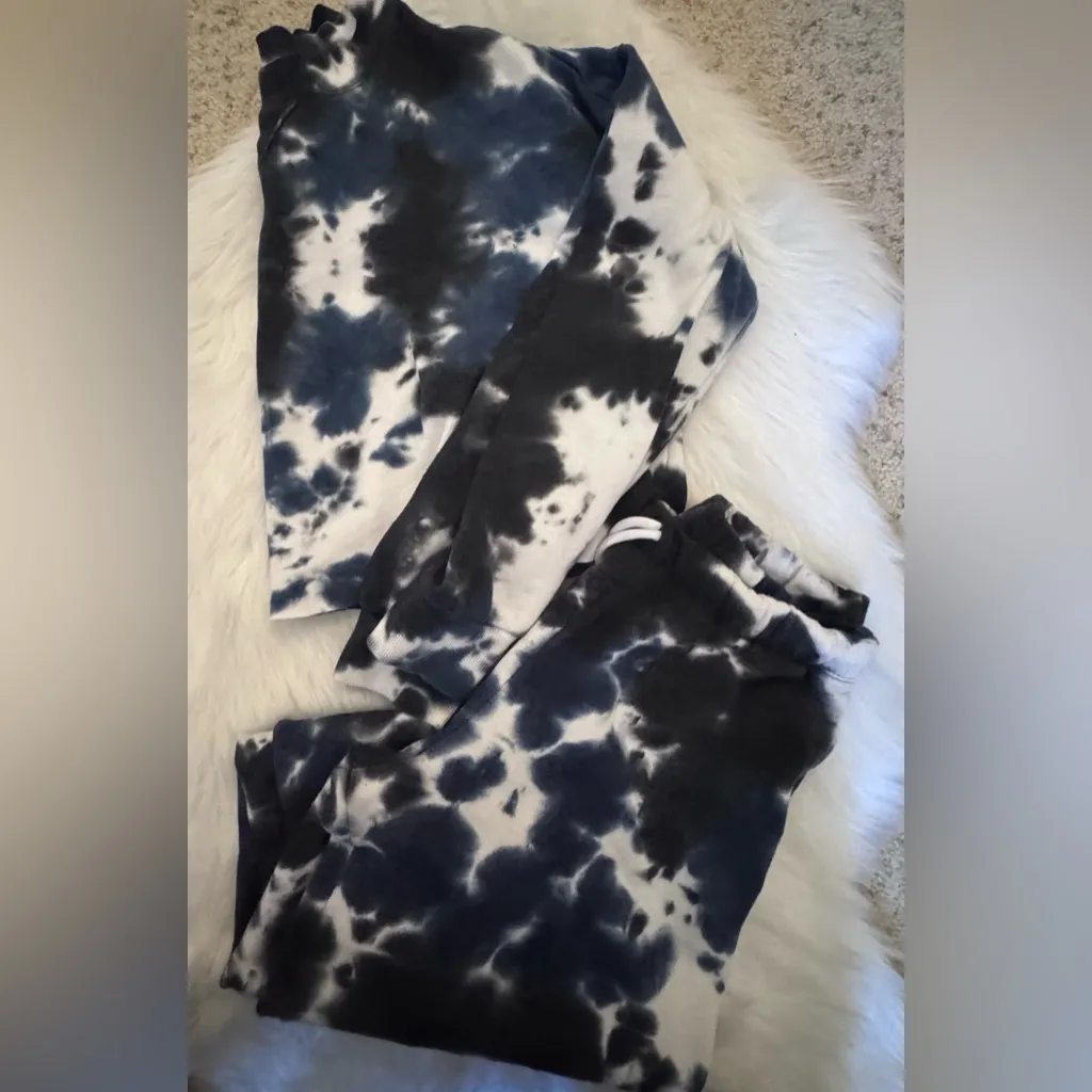 Colsie Cozy Navy Blue and Black tie dye Fleece lounge set (bottoms = S, top = M) - Image 12