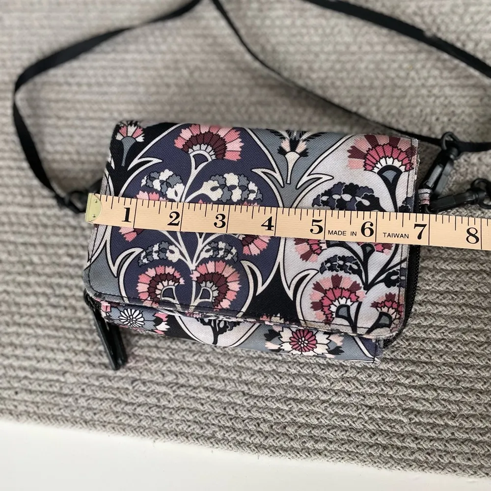 Vera Bradley Gray Pink Paisley Floral Crossbody Travel Bag Wallet - Image 7