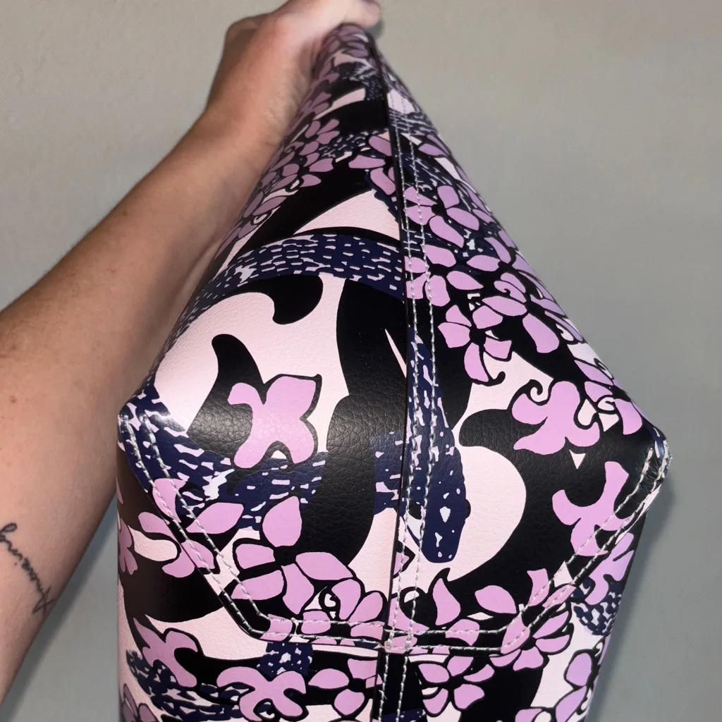 Kate Spade New York Snake Garden Printed Reversible Tote - Image 9