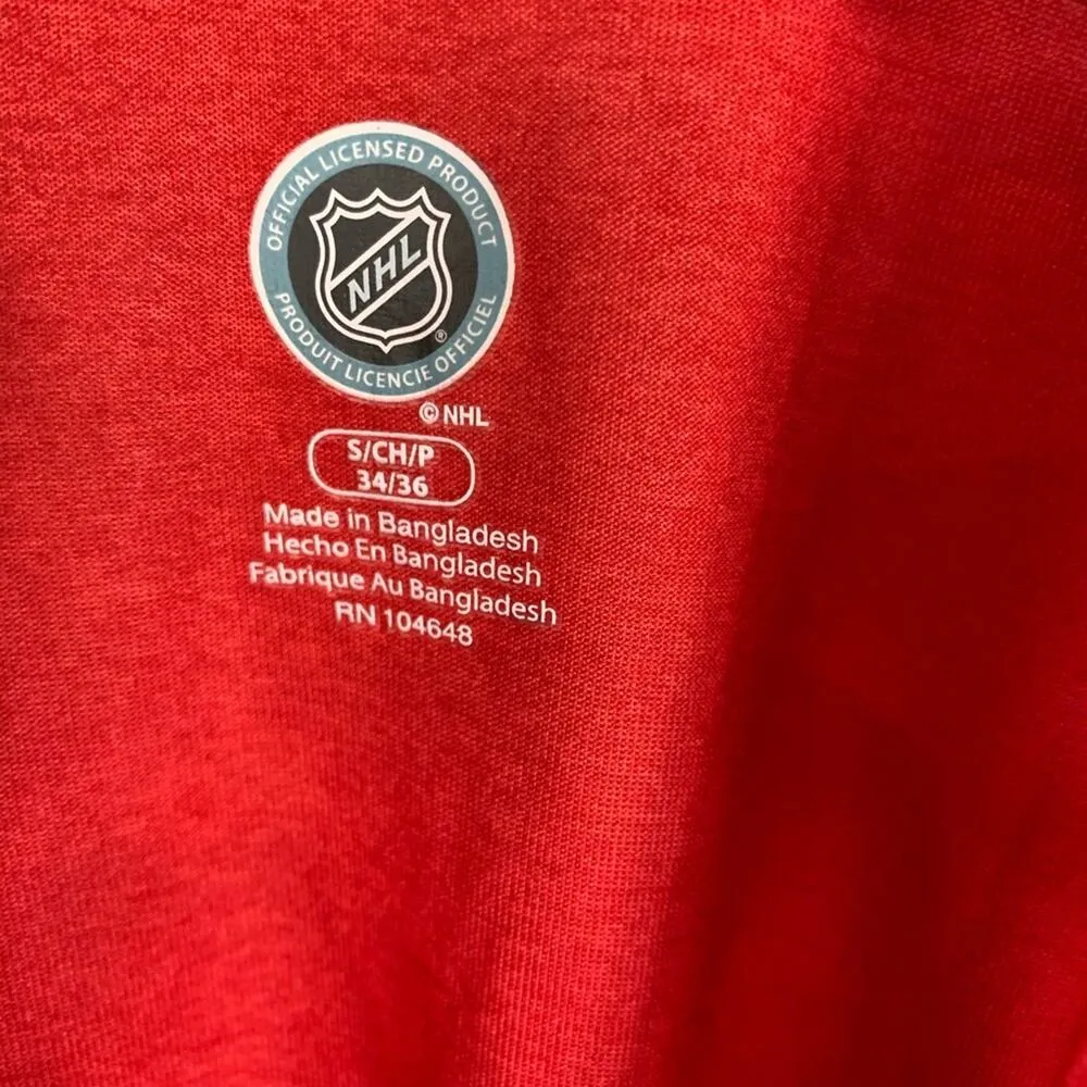 Chicago Blackhawks Hockey Athletic Shirt Small` Red - Image 4