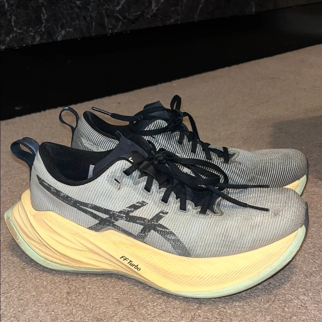 ASICS Superblast Athletic Shoes - Gray and Yellow - Image 3