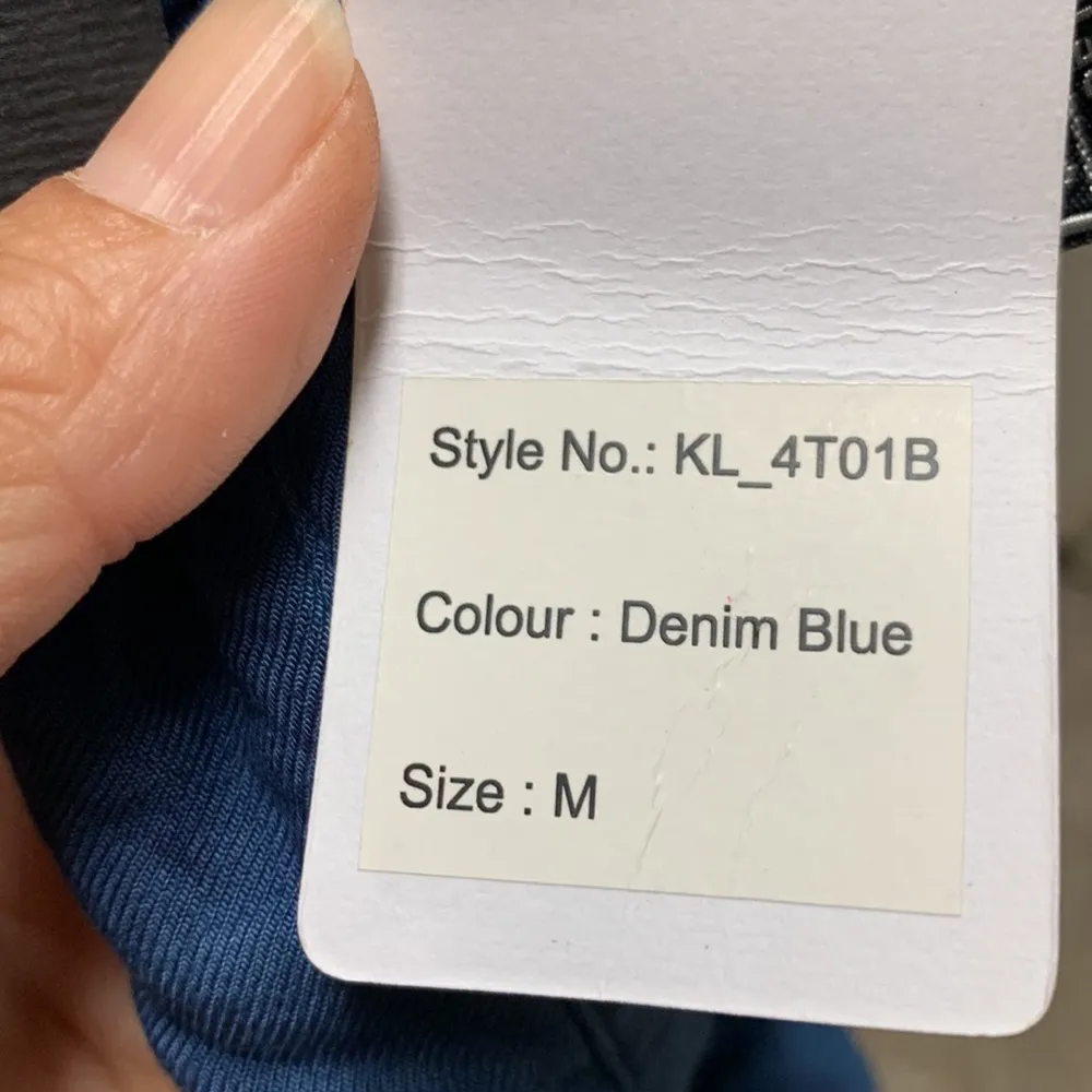 NWT CASUAL STUDIO Denim Blue Dip Dye High Low Top Size Medium - Image 15