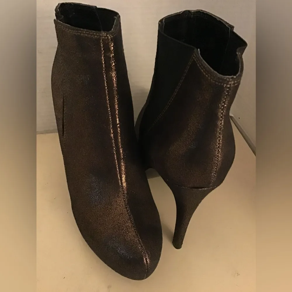 Rock & Republic women bronze metallic heel boots US size 8.5 - Image 4