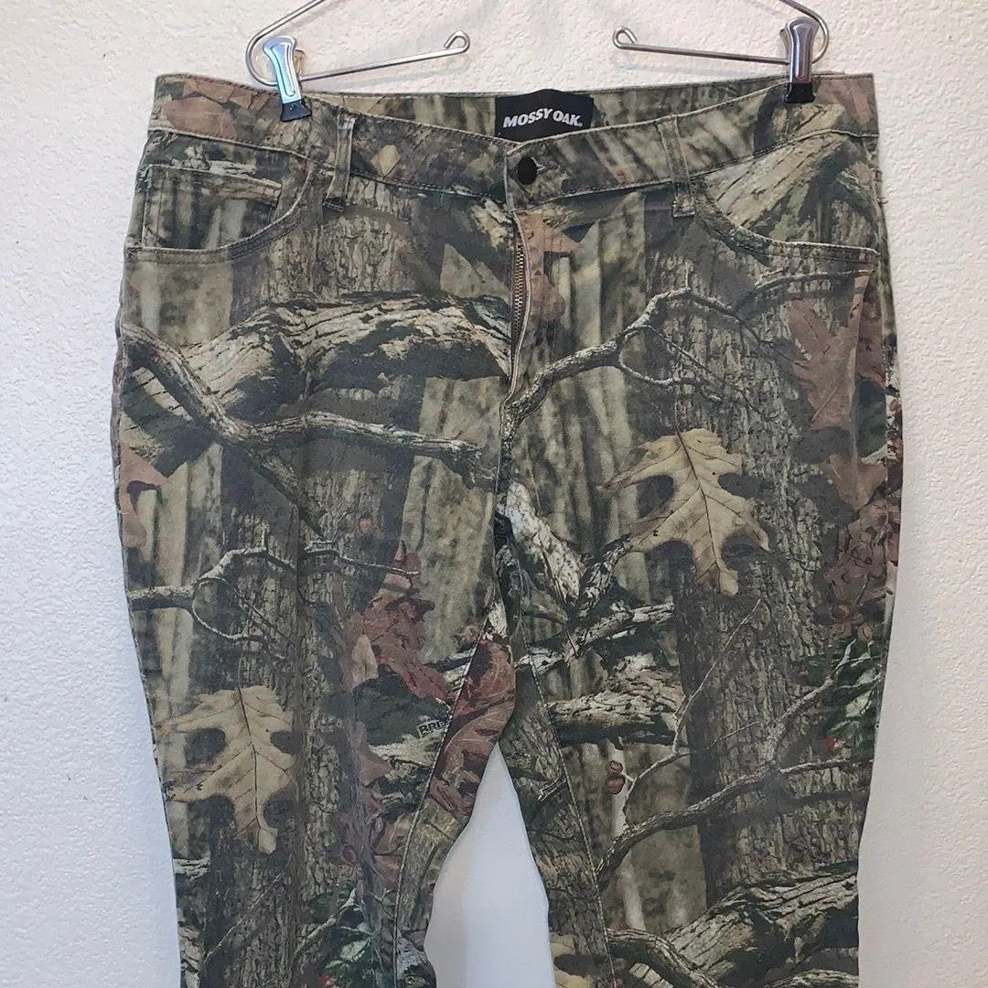 Mossy Oak Green and Brown Camo Hunting Jeans Woman’s 16 Cut Off - Image 2