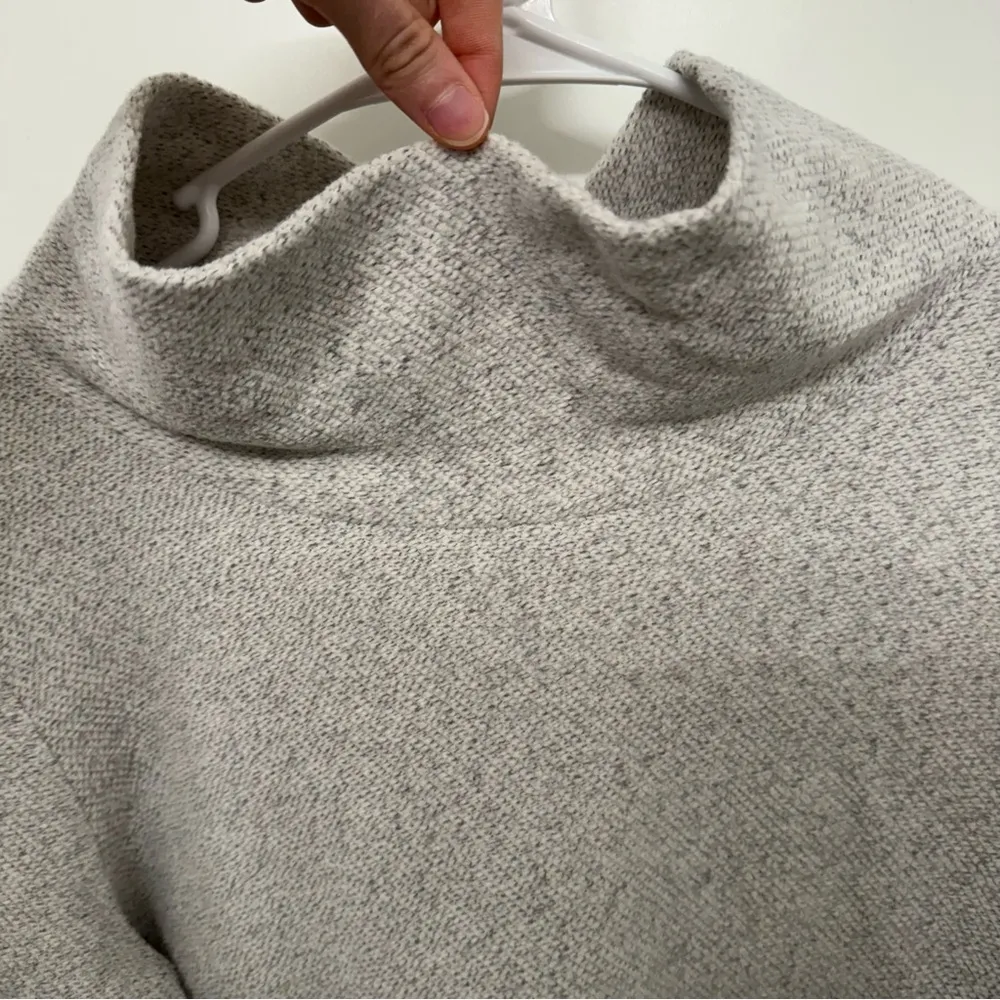 J.Crew Gray Women's Sweater - Image 3