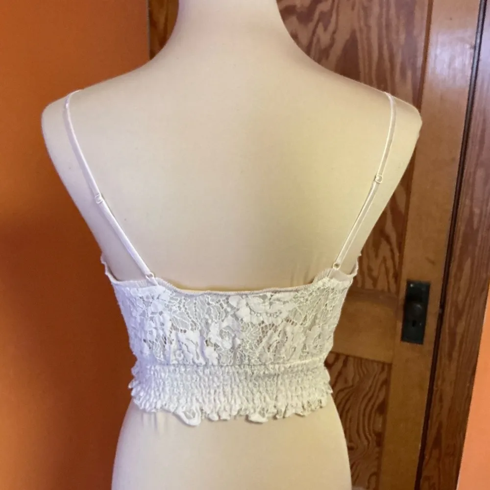 Forever 21 eggshell lace bralette - Image 10