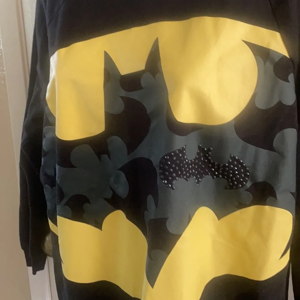 Women’s Batman sweater black rhinestone graphic size large - Image 11