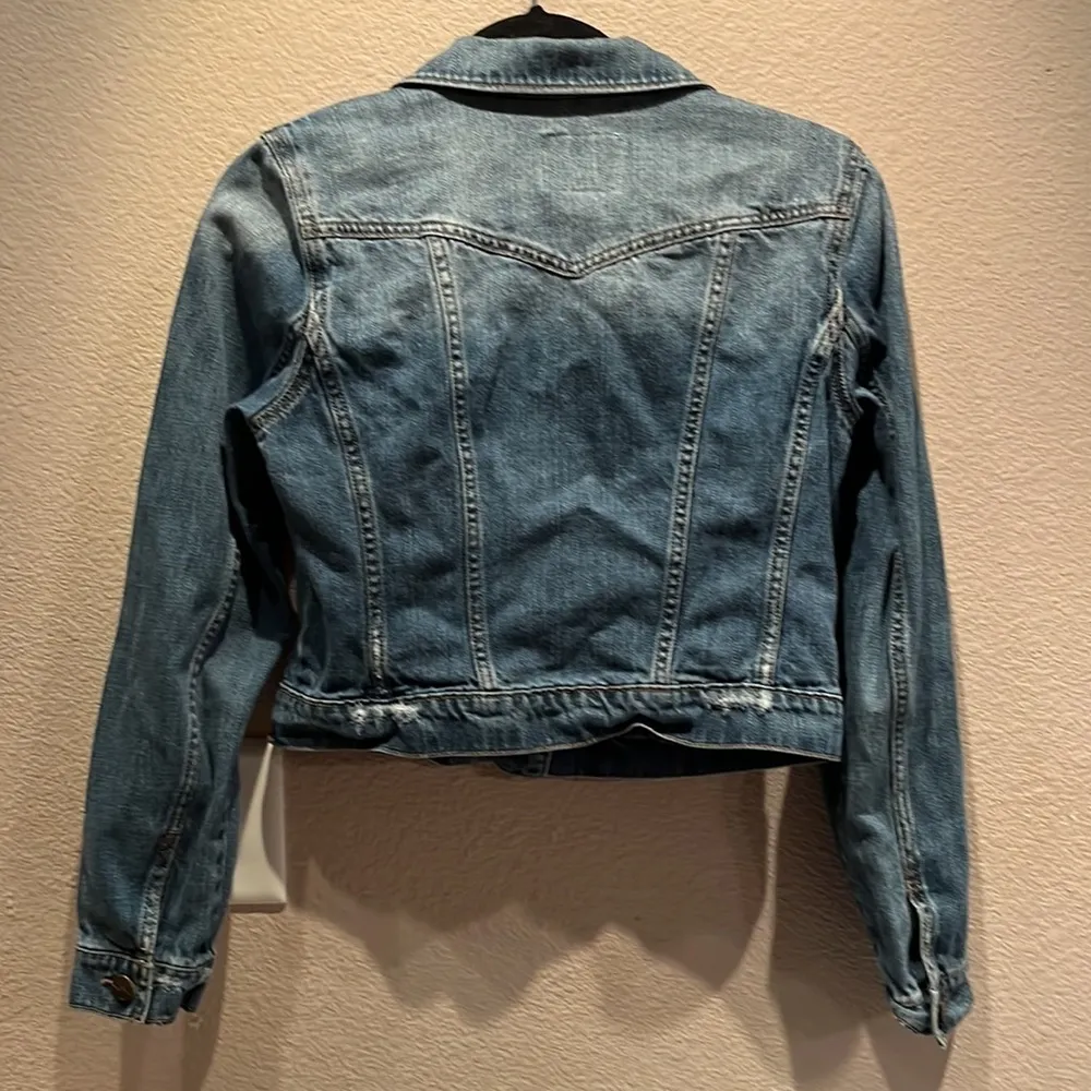 Jessica Simpson Distressed Jean Jacket Denim Jacket Size Medium - Image 6