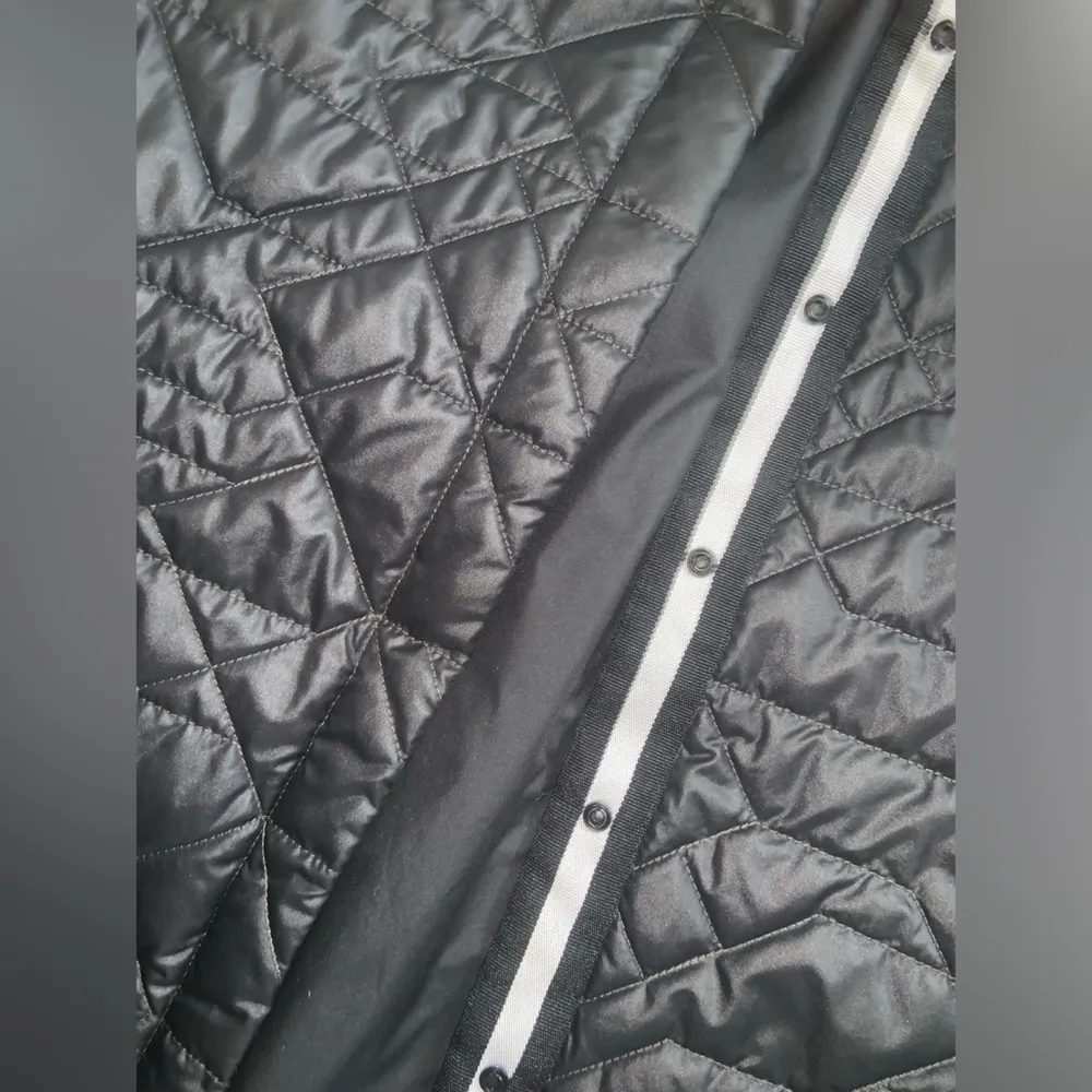 Nike quilted logo bomber XS $116 - Image 6