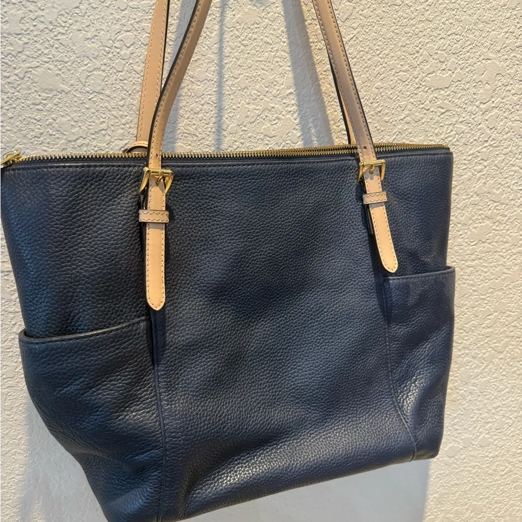 Michael Kors Dark Blue and Tan Tote - Image 8
