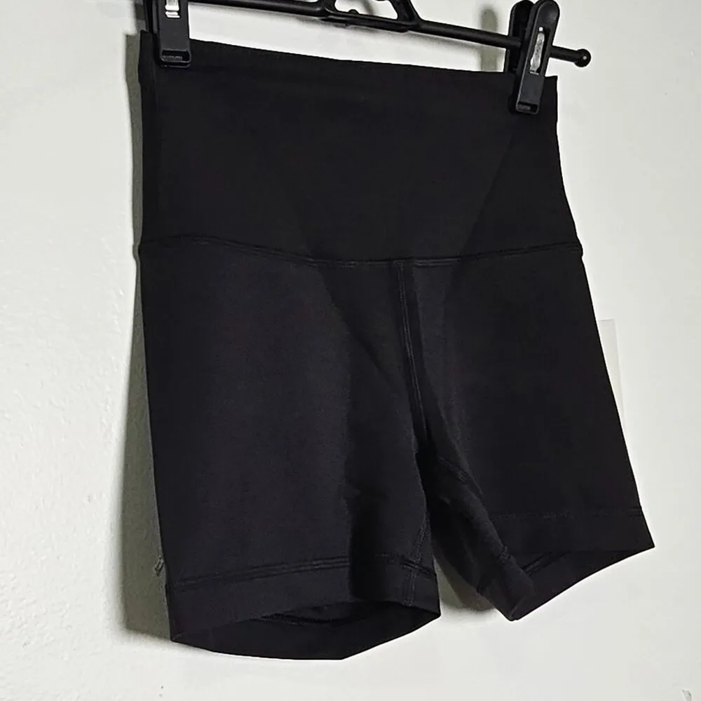 Lululemon Wunder Train High-Rise Short 6" / Black / Size 4 - LW7BESS - Image 3