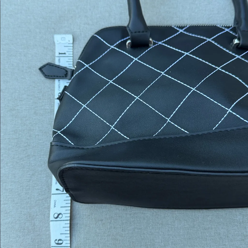 Steve Madden Black & White Satchel purse - Image 9