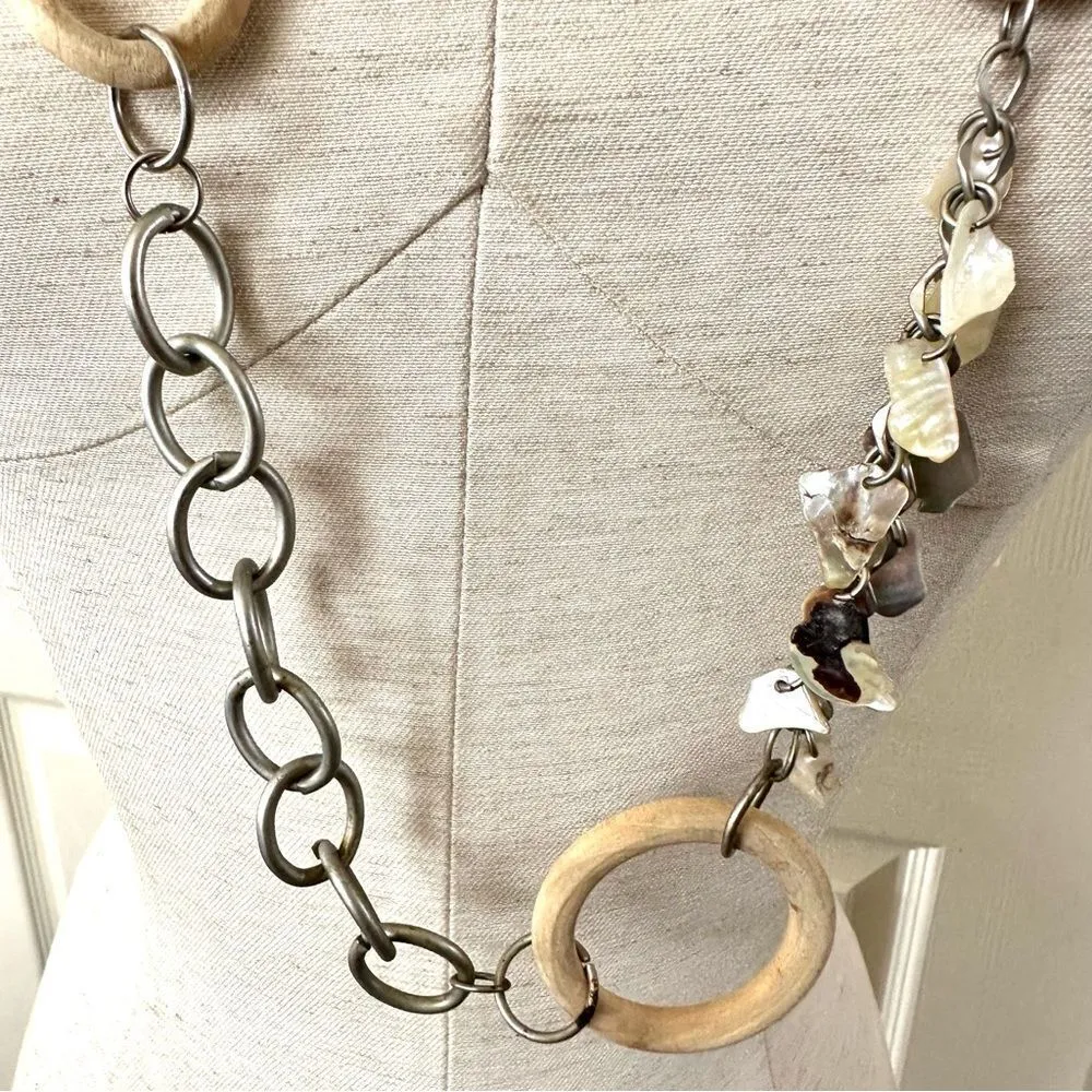 Silver tone wood shell long necklace - Image 2