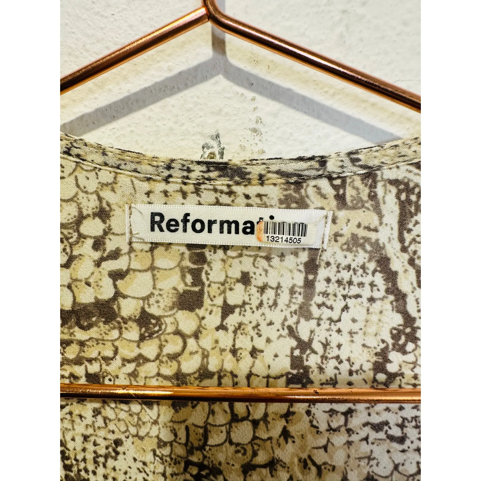 REFORMATION Grey Beige Animal Print Jaz Crepe Midi Wrap Python Snake Dress sz XS - Image 7