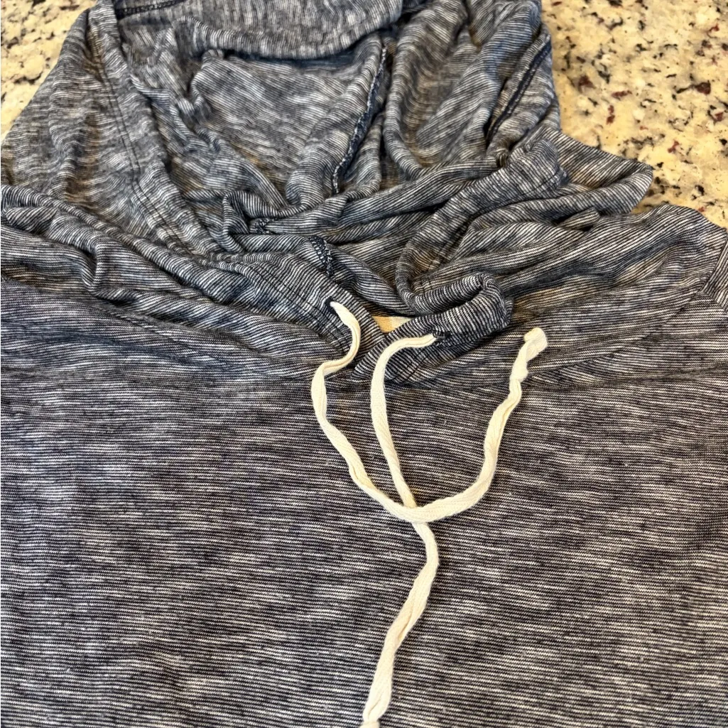 Hollister Lightweight Hoodie Sweatshirt - Image 2