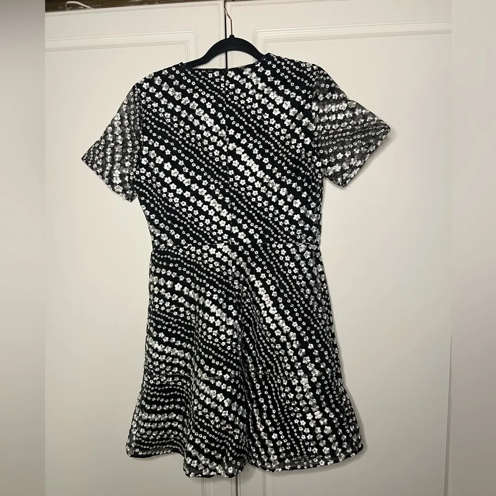 Michael Kors Embroidered Black White Dress Size 10 - Image 9