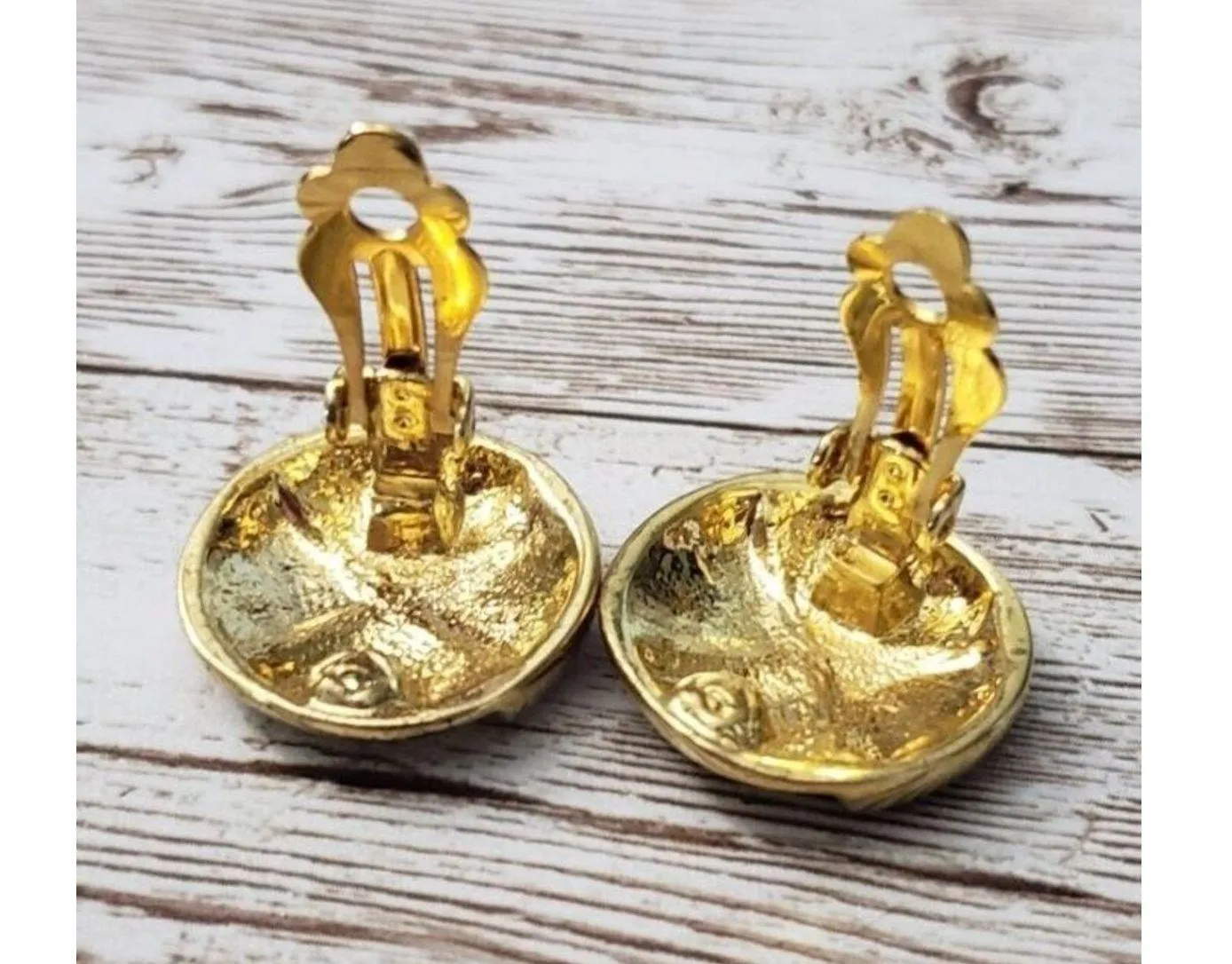 Vintage Clip On Earrings Circle - Image 4