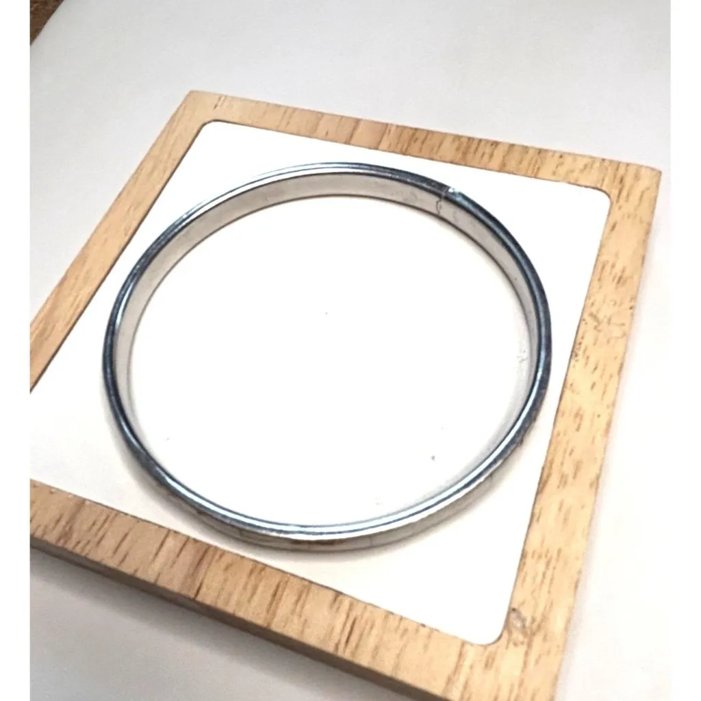 White & Gold Enamel Bangle Bracelet With Silver - Image 9