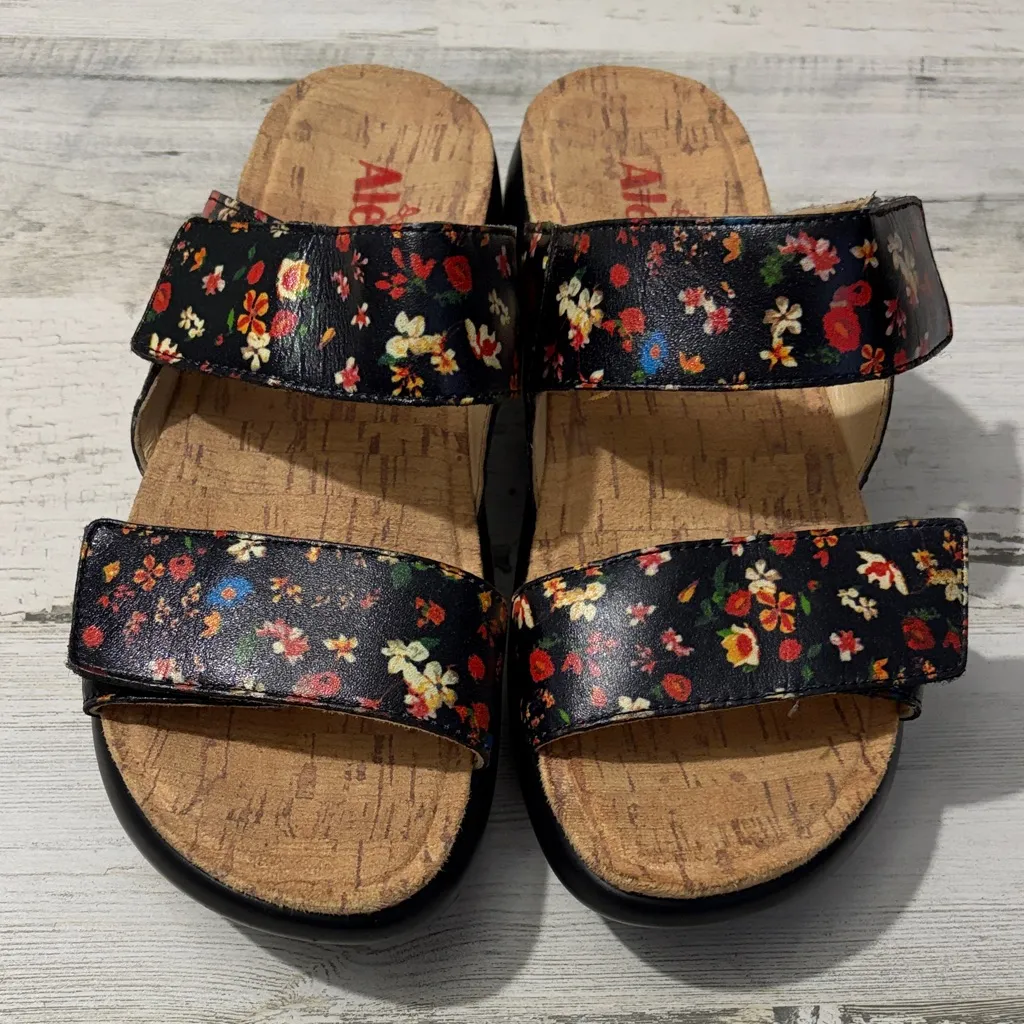 Alegria Women's Black Bryce Floral Platform Sandals - Image 2