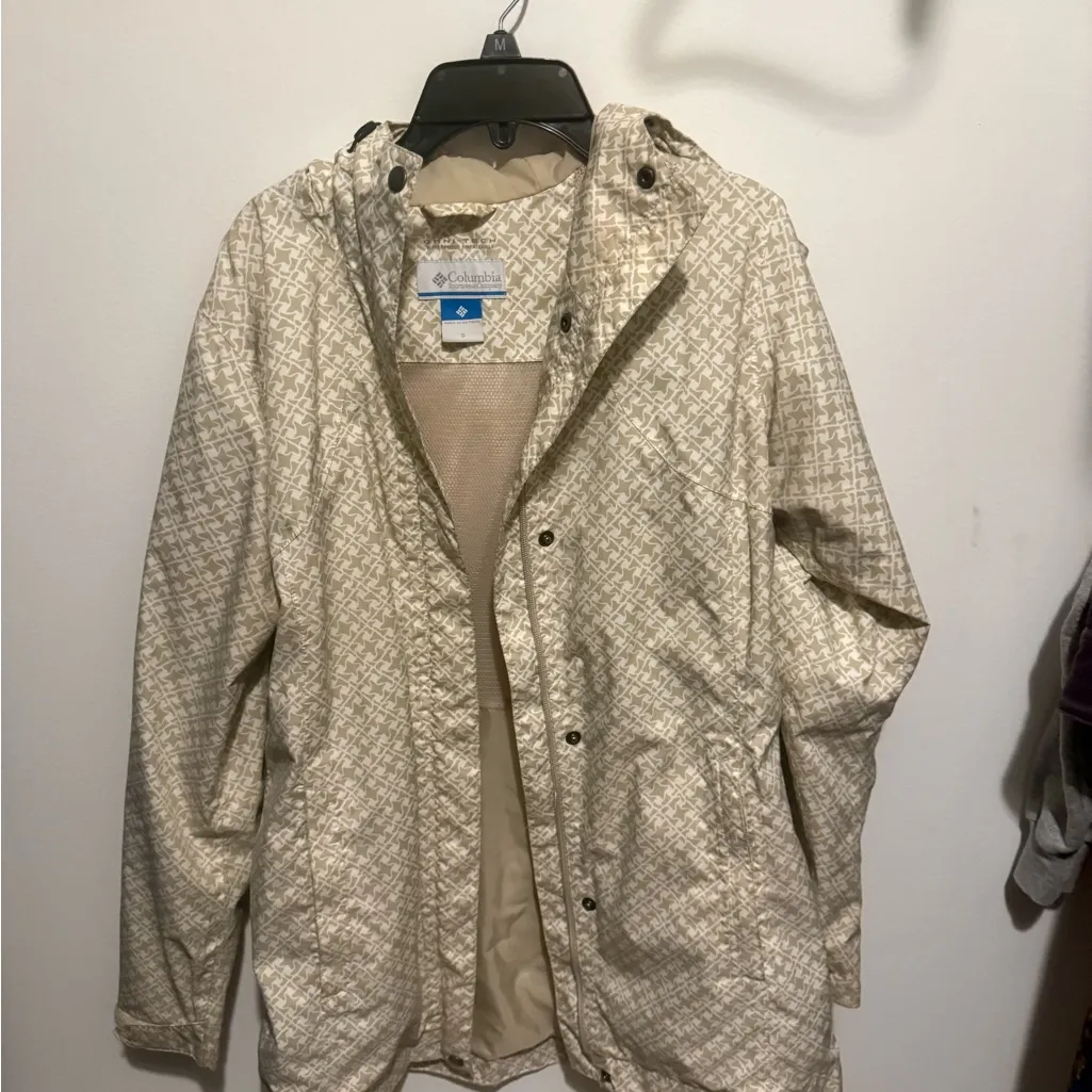 Columbia printed cream rain jacket size small - Image 3