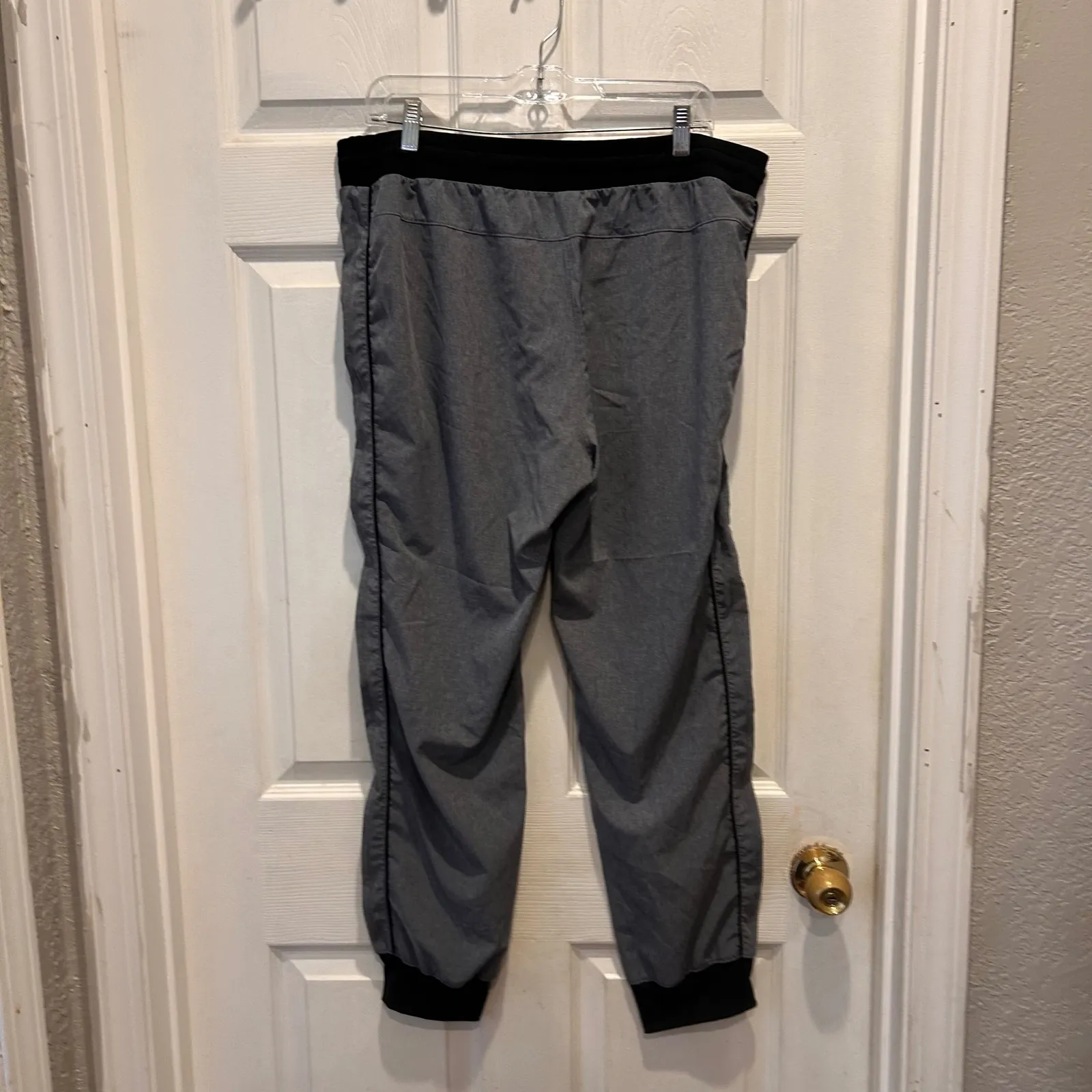 GAPFit Women's Gray‎ Track Pants Joggers Sweatpants Activewear Size L Gray Size L - Image 5