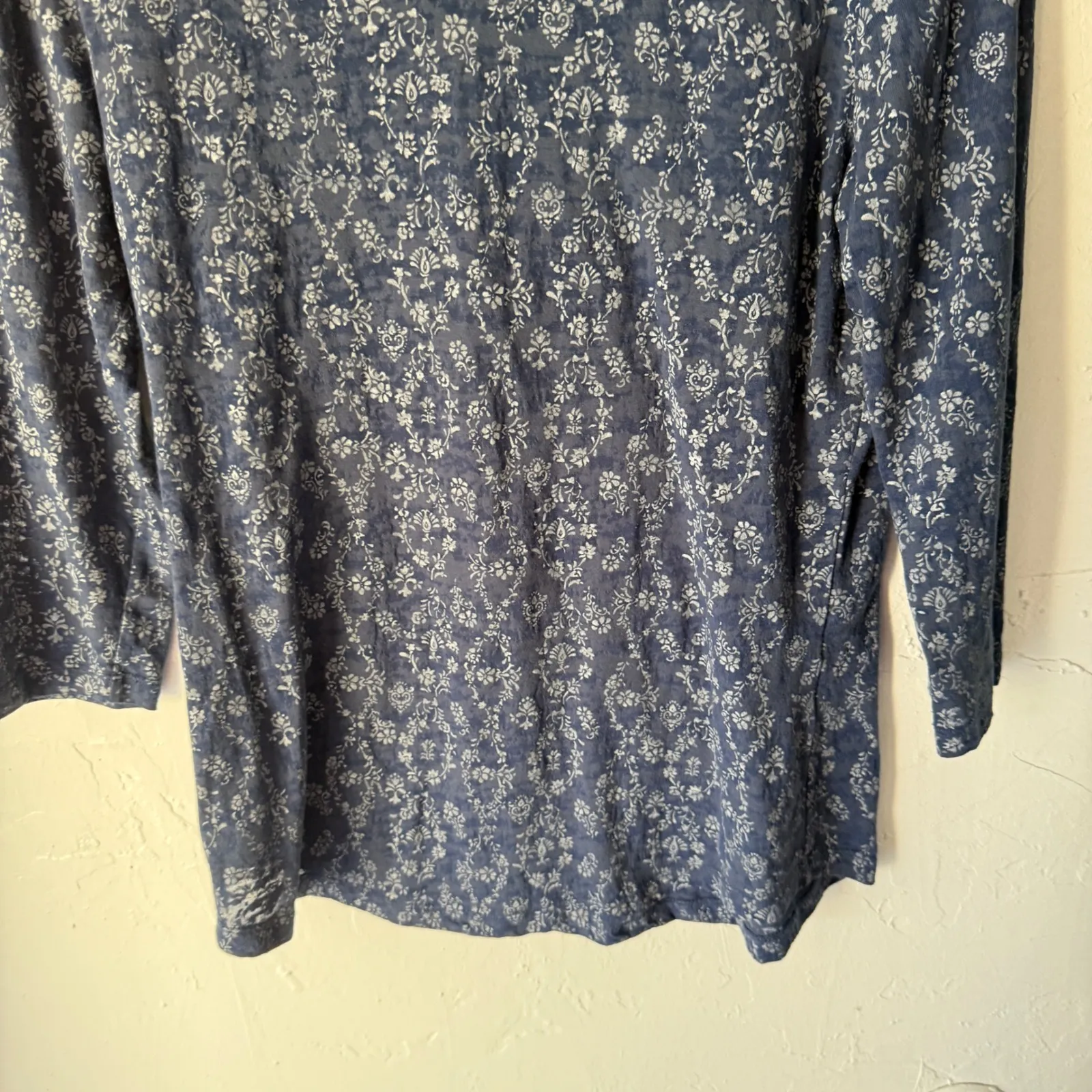 North River Navy Blue Floral Print 3/4 Sleeve V Neck Casual Top Blouse M Peasant Size M - Image 3