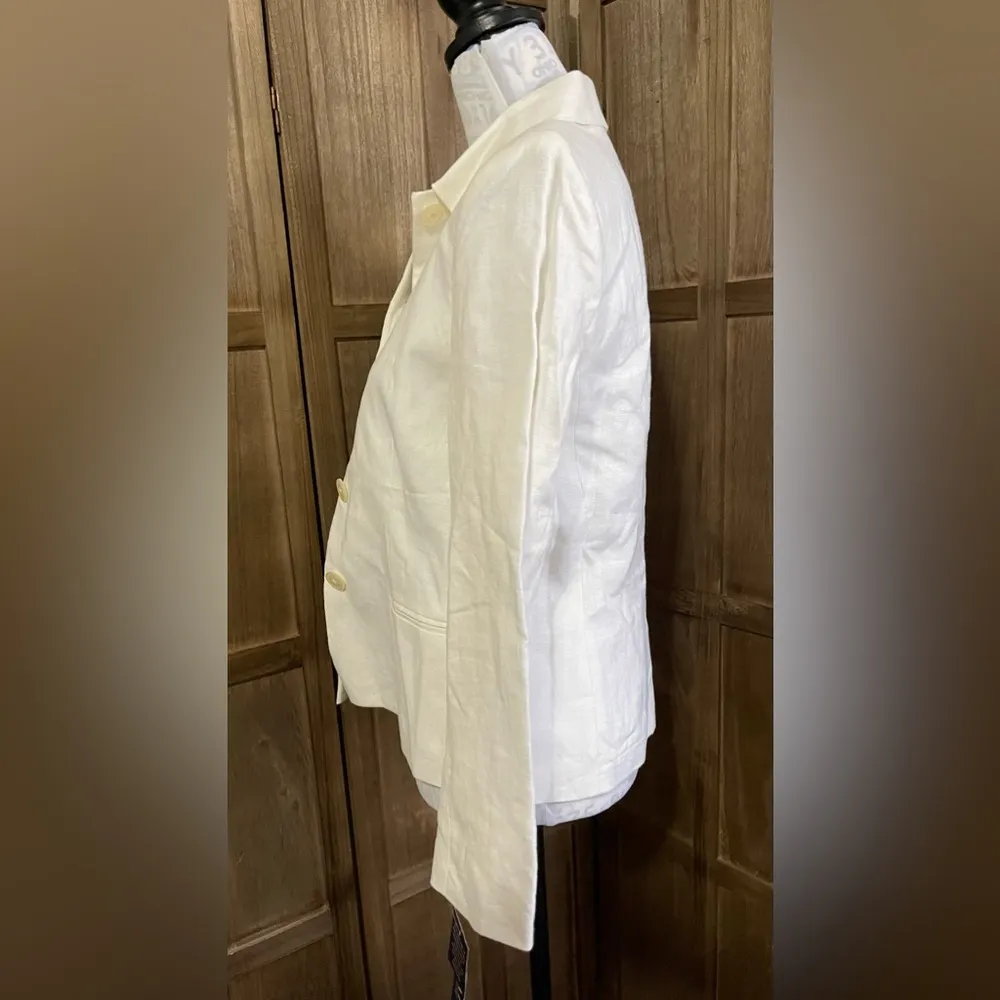 CHAPS NWT  White Button Down Jacket. - Image 3