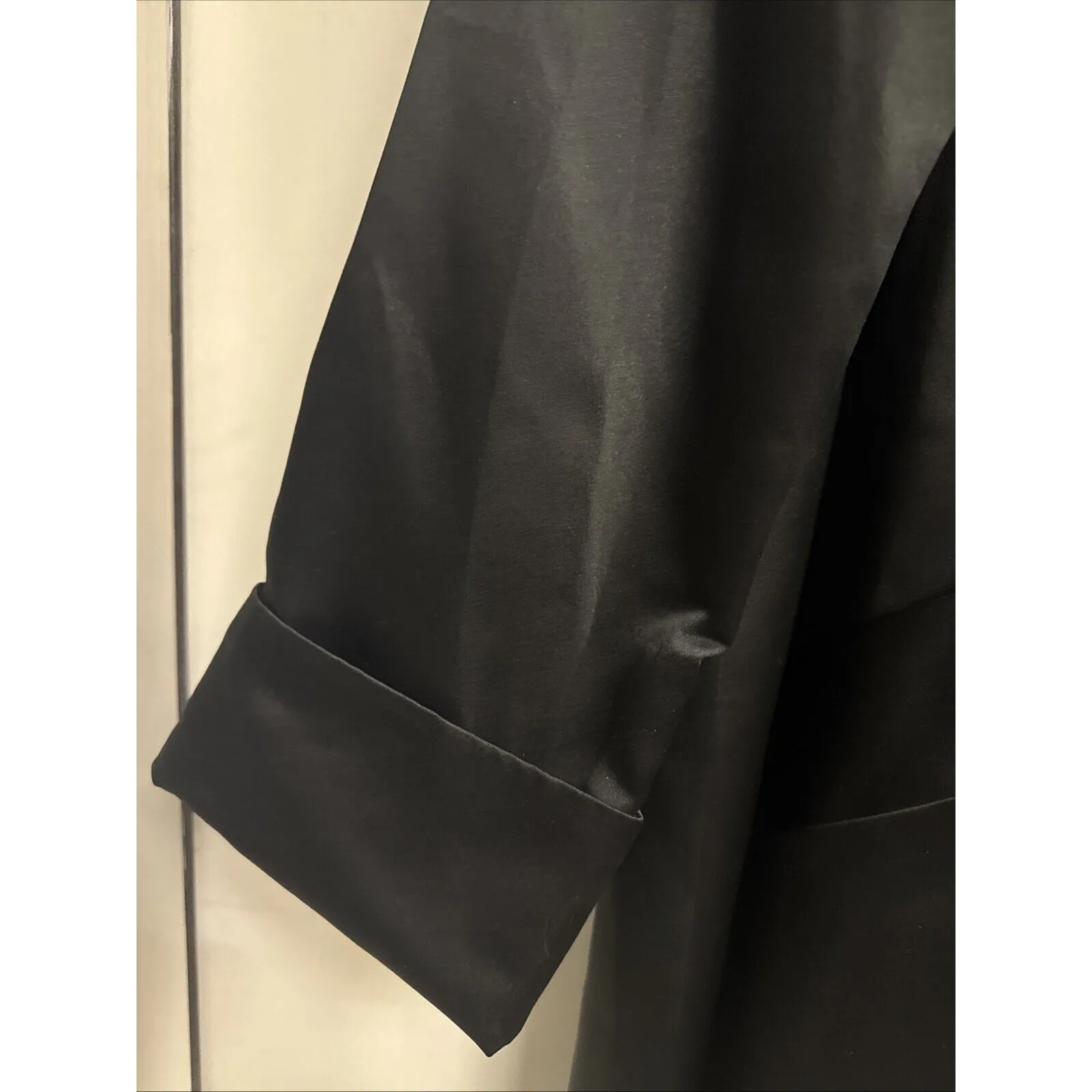 Vtg Andrea‎ Jovine Satin women's Size 6 Oversized Coat Jacket cardigan Black - Image 3