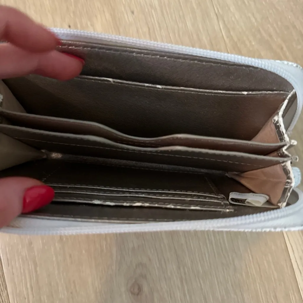 Nine West  Wristlet - Image 3