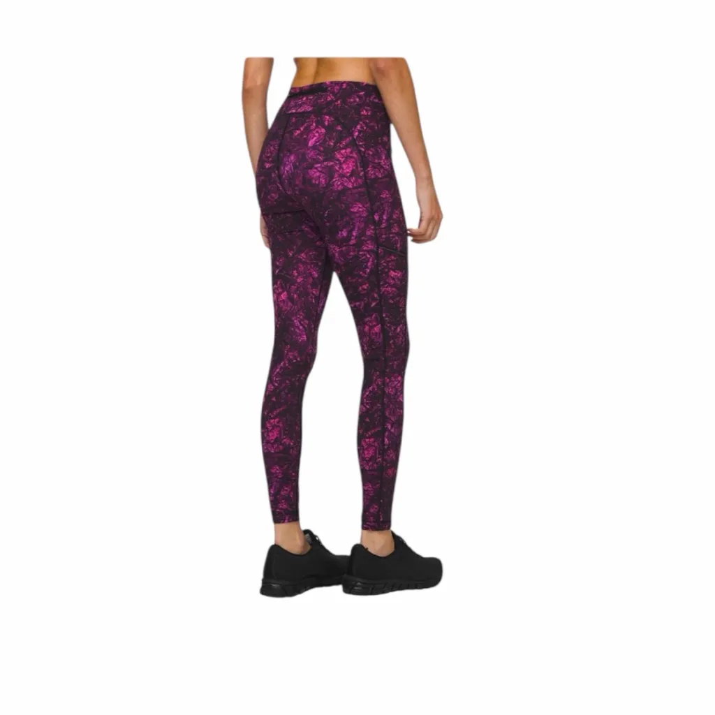 NWOT lululemon athletica Purple Patterned Leggings Size 6 - Image 3