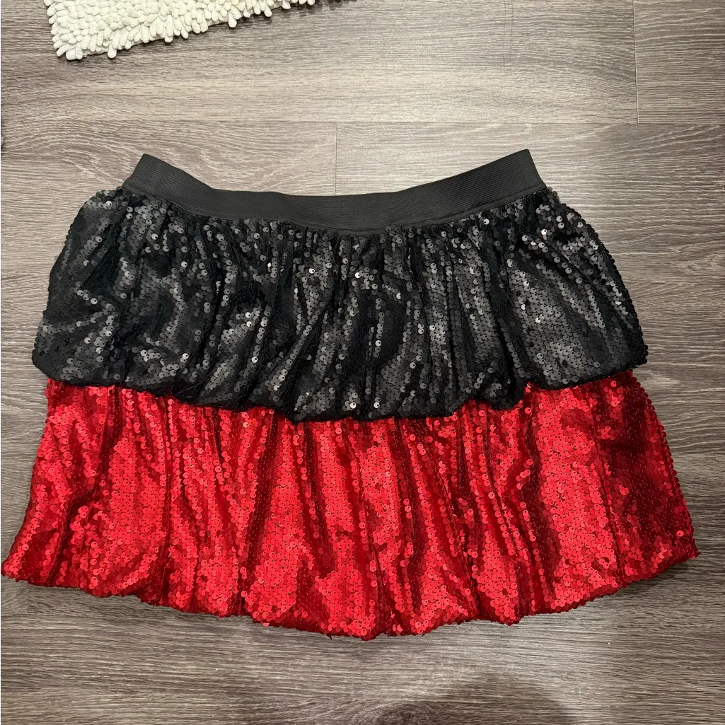 TCEC Black and Red Sequin Mini Skirt - Image 2