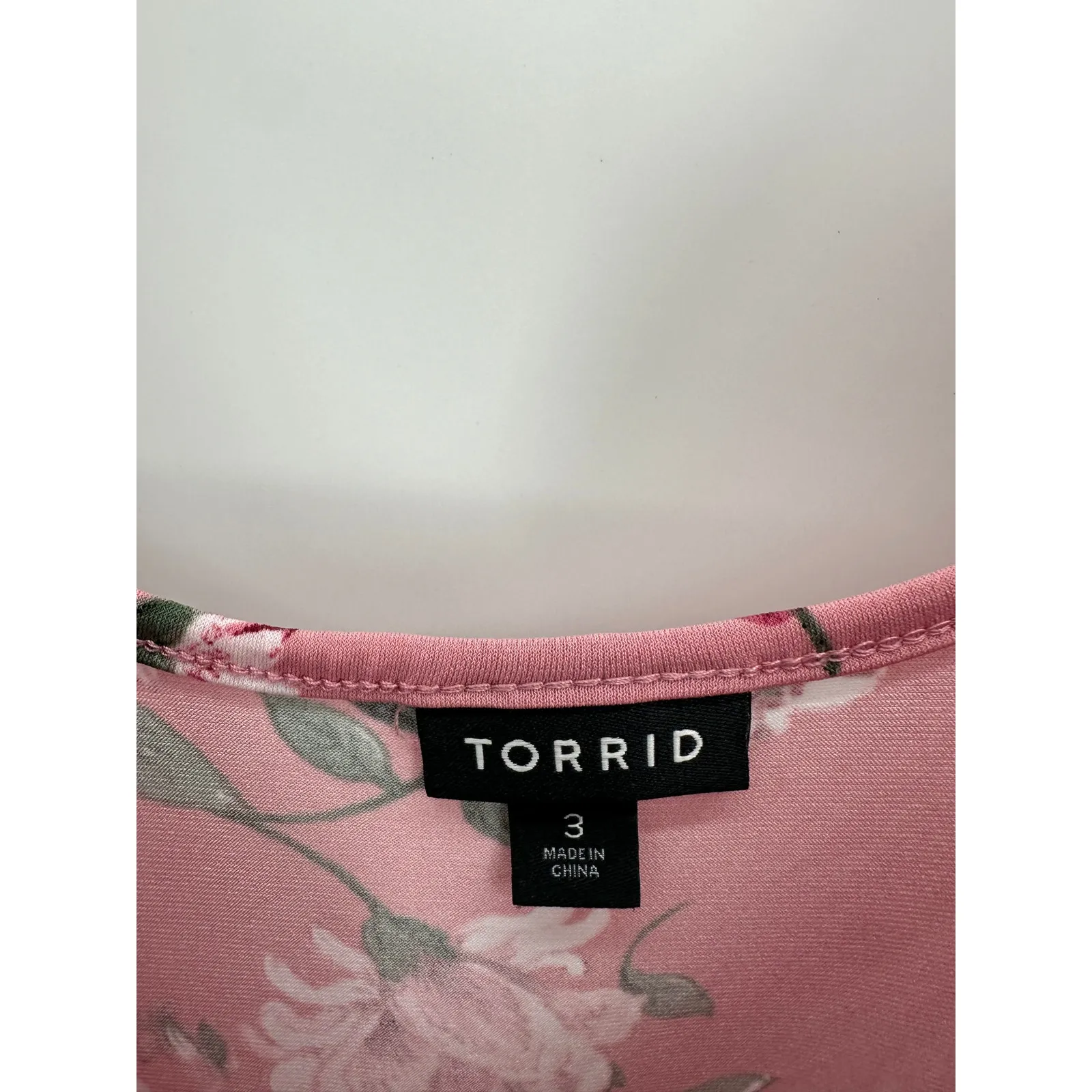 Torrid Top Women 3 3X Pink April Floral Studio Knit V-Neck Ruched Front Babydoll - Image 5