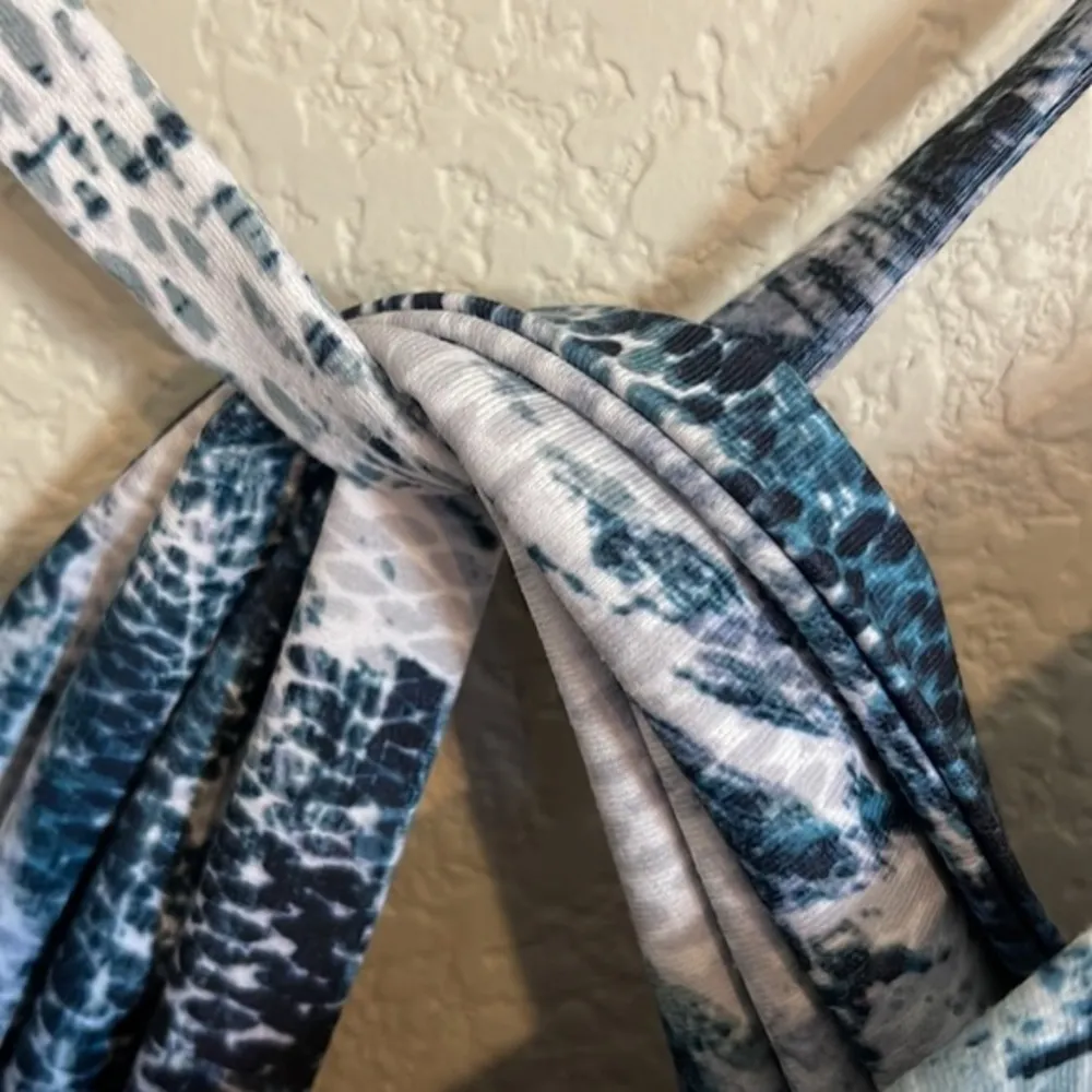 Fabletics Kenzie Medium Support Breathable Sports Bra Size Small EUC #1753 - Image 6