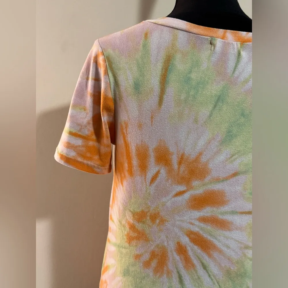 EUC Sweet Lovely by Jen Orange, Pink, and Green Spiral Tie Dye Tee size small Orange - Image 6