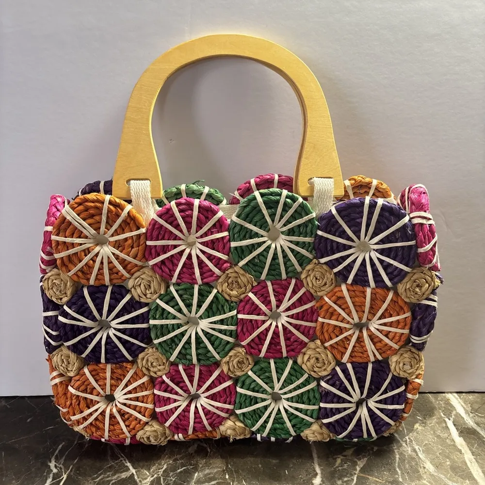 Woven Corn Husk Market Basket Purse Bag Tote Wooden Handle Boho Grandma Core - Image 1