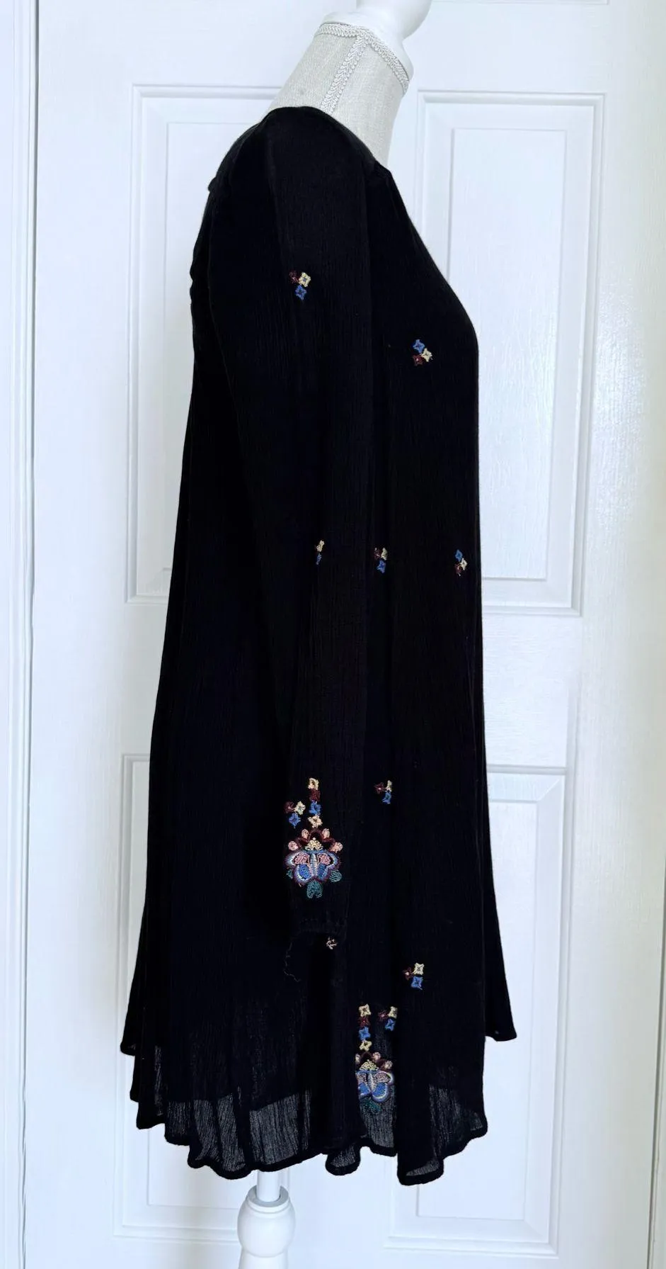 Japna Black Long Sleeve Embroidered Boho Mini Dress with Open Back Women’s Size M NWT - Image 3