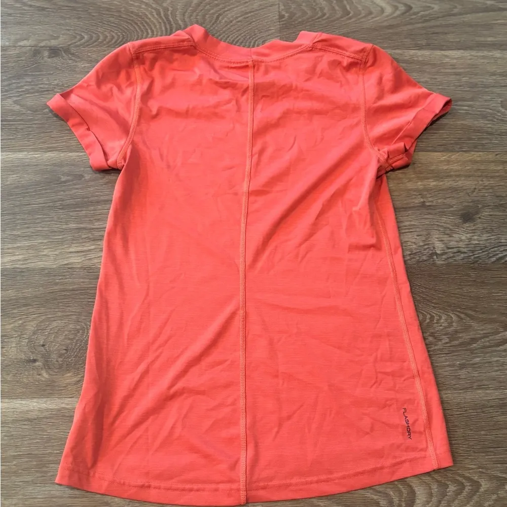 The North Face Women’s V-Neck T-Shirt – FlashDry – Size Small - Image 2